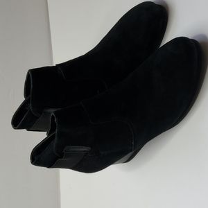Earthiness Women's Black Suede Beaumont Booties